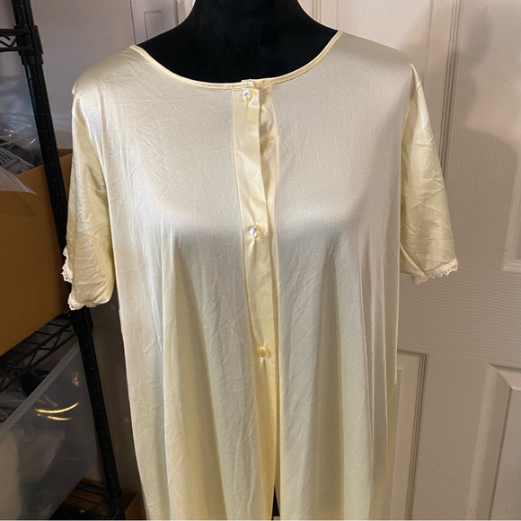 Pinehurst Robe Woman Med. Vintage 4 button closure short sleeve Yellow lingerie - Picture 3 of 12